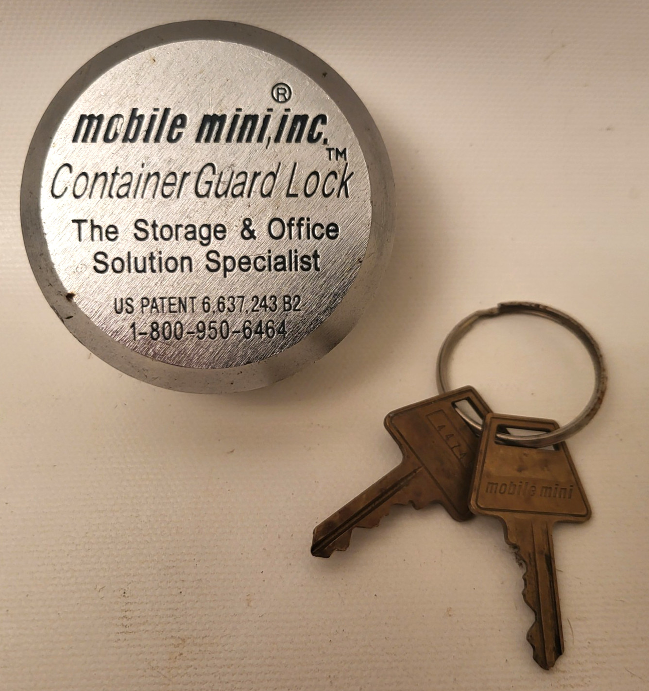 Mobile Mini Inc. Storage Unit Container Guard Hidden Shackle Puck Lock w/ 2 Keys