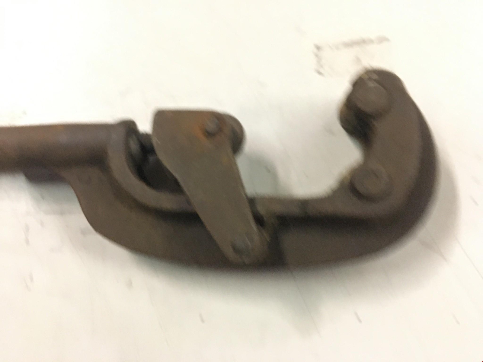 Vtg Saunders Type ??? heavy duty pipe cutter no. 2 w extra blade rustic rusty
