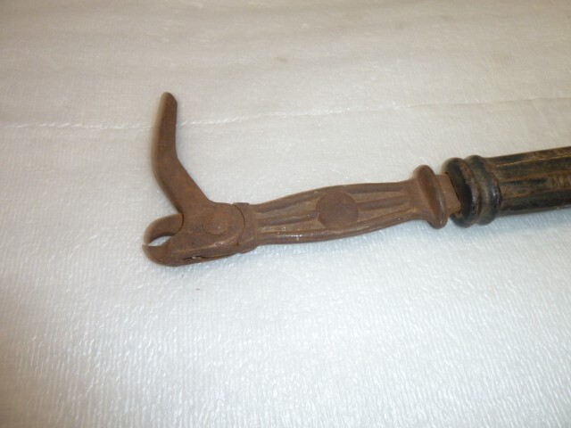 Vintage BRIDGEPORT Hardware No. 56 SUREGRIP Nail Puller Farm Tool USA
