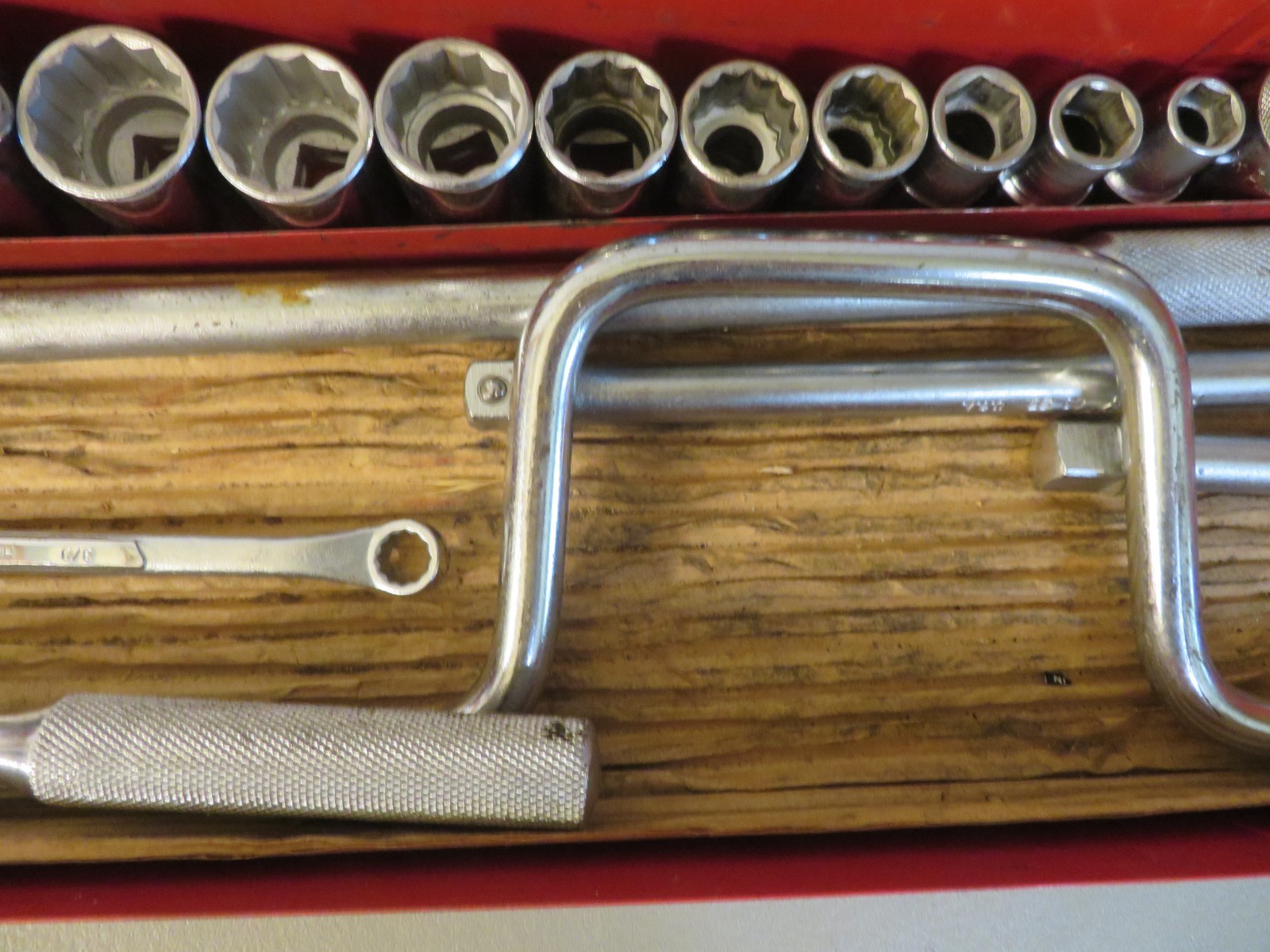 VINTAGE HUSKY TOOLS 21 PIECE 1/2″ DRIVE SAE SOCKET WRENCH SET W/ TOOL BOX USA