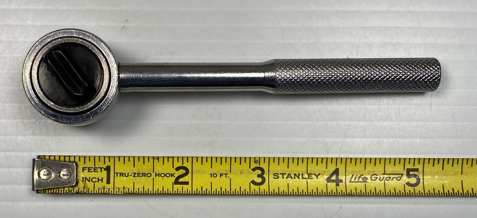 Vintage Unbranded Reversible Ratchet Wrench 1/4″ Drive Knurled Handle Nice Tool