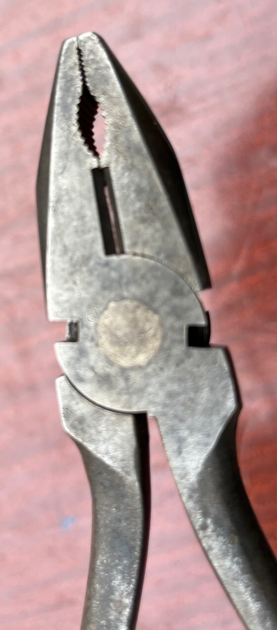 Vintage pliers 6″ – Round hole Garringtons England