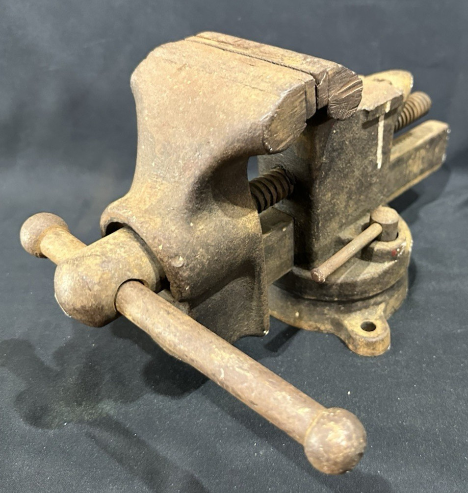 Vintage Bench Vise 3″ Jaws 180 Degree Swivel Base W/Anvil #8V5502