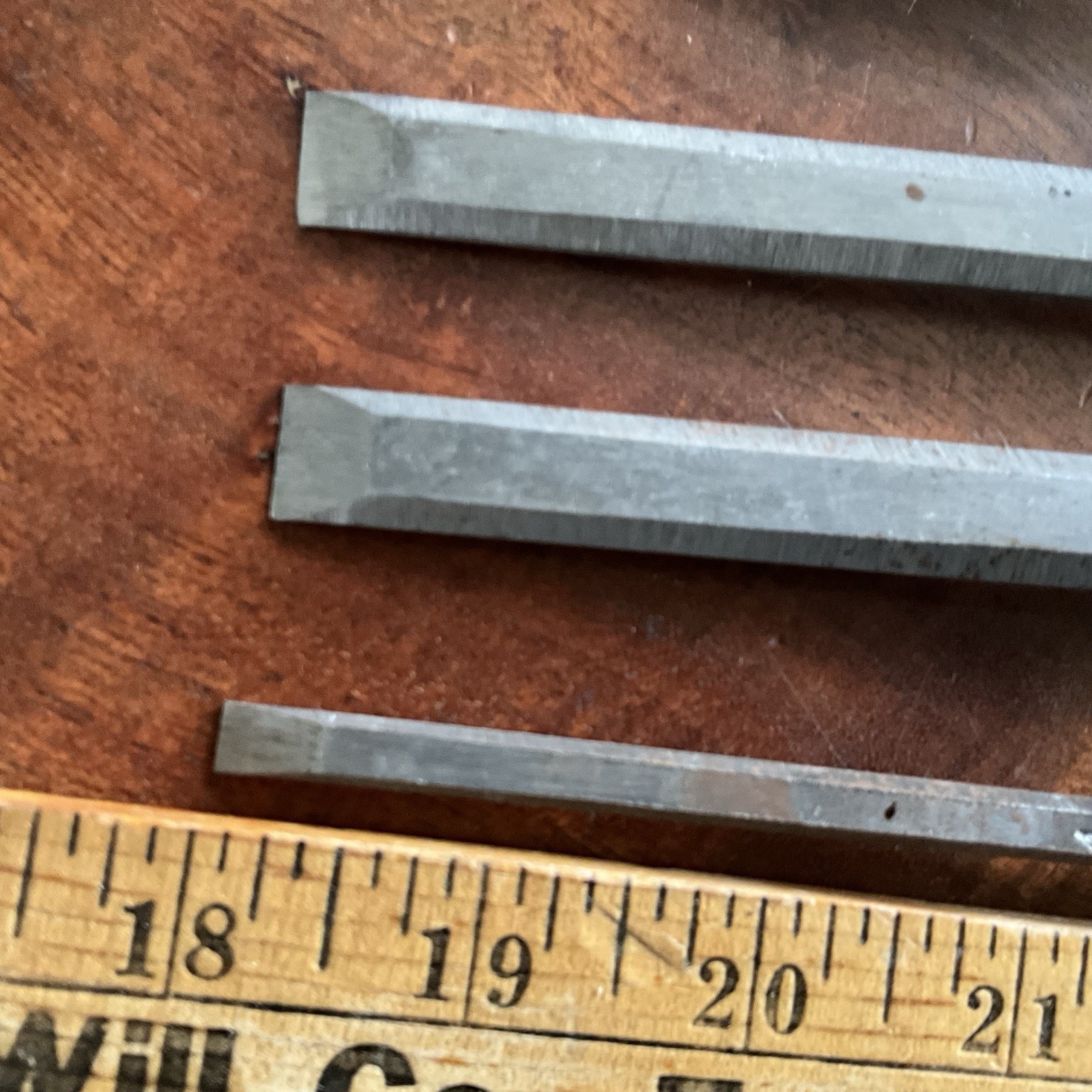 Unbranded Chisels Set of 4 Wood Handles 1/4″, 1/2″, 1/2″, 1″