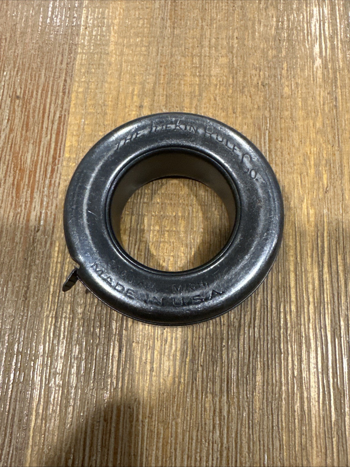 VINTAGE LUFKIN No.986 DONUT TAPE MEASURE THE LUFKIN RULE Co
