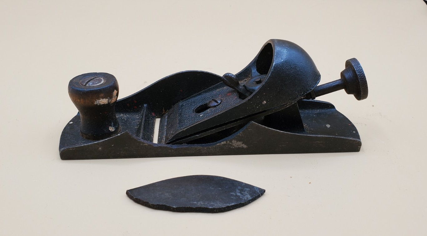 Vintage Stanley Handyman 9-3/4″ Wood Plane No.H1204 plus Unbranded 7″ Plane