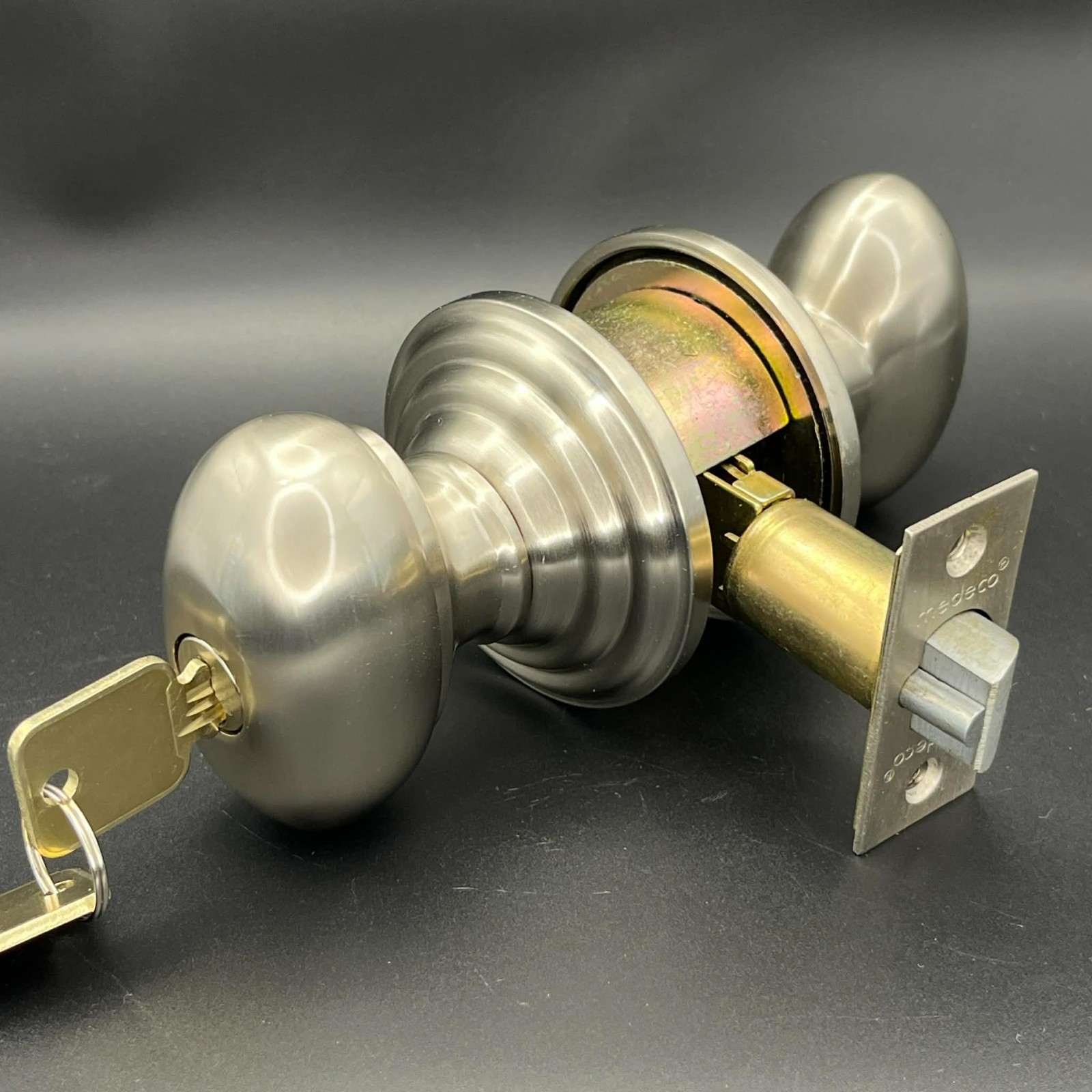 Medeco High Security Residential Lock Set – 2 Keys – Satin Nickel