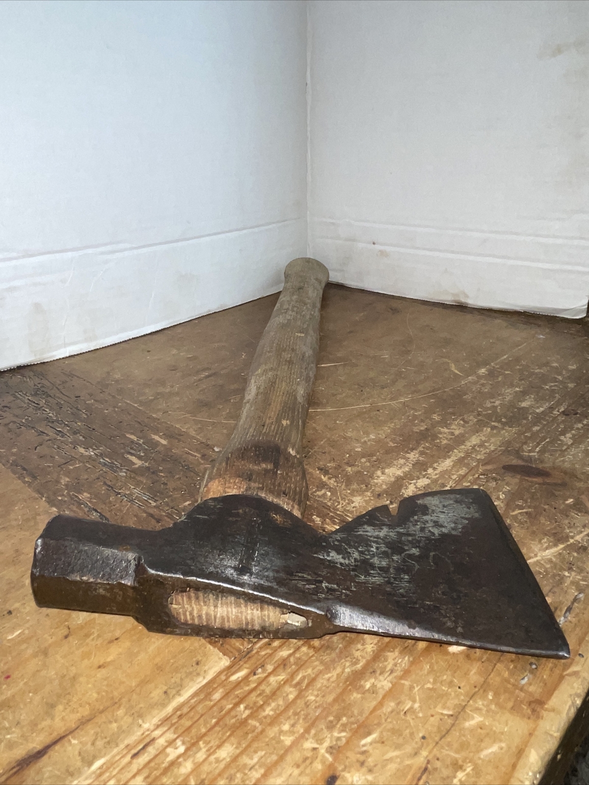 True Temper A28 Hatchet Roofing Axe Tool Wood Handle hammer Bushcraft Framer