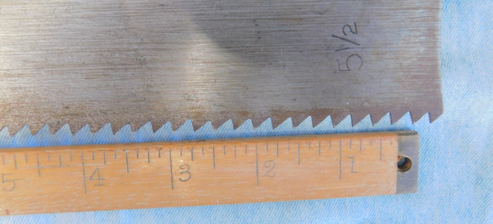 Henry Disston D 8 5 1/2 Pt. Rip Saw Thumb Hole – Straight – Good Etch