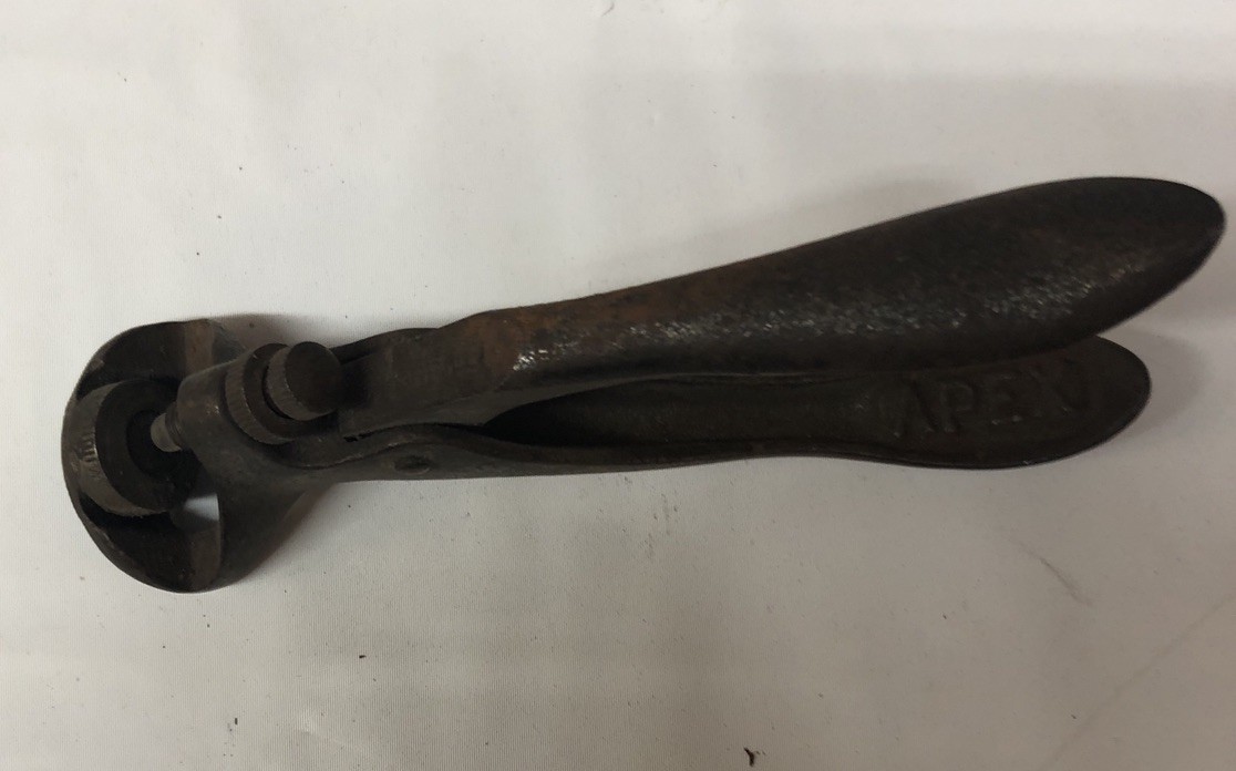 vintage Morrill Apex Special Saw Set, a tool used for setting teeth of hand Saw