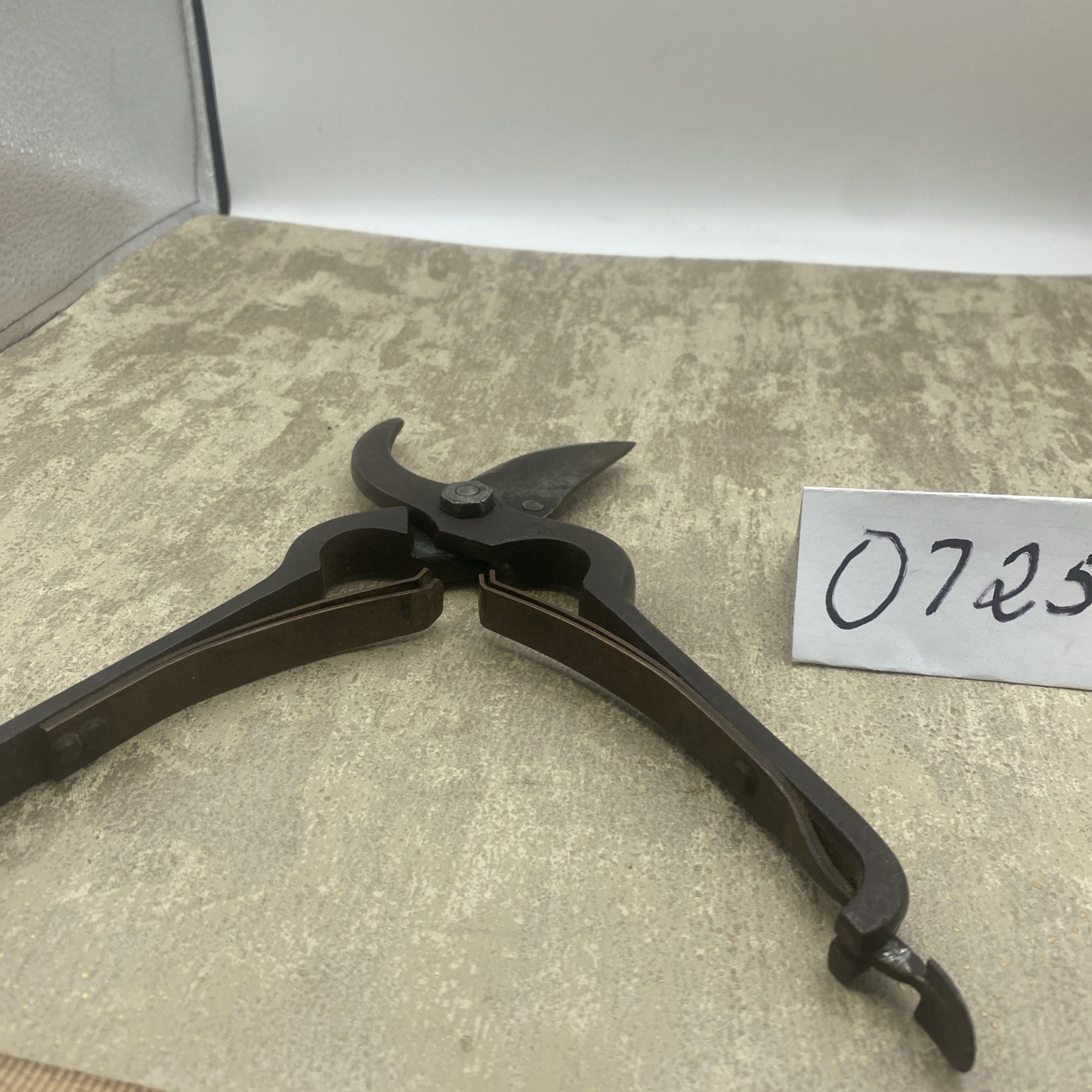 Vintage 1929 Oak Leaf Pruning Shears Locking Handle 9”