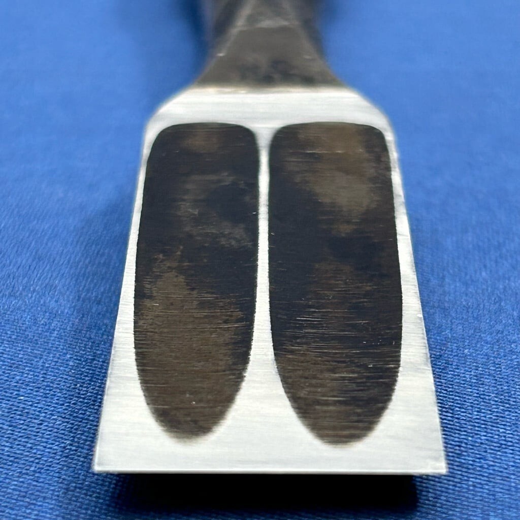 Japanese Chisel Oiire-nomi Wakizasi Akio Tasai 24mm Mokume Finish Red Sandalwood