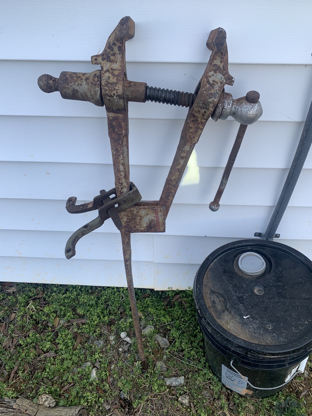 Blacksmith Post Leg Vise, Heavy Duty Antique With Post Mount Clamp And Wedge