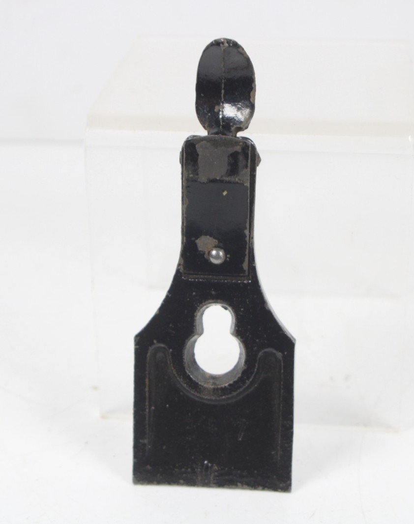 Vintage Keyhole Lever Cap 1-13/16″ W x 5-1/4″ L Inv#ED12