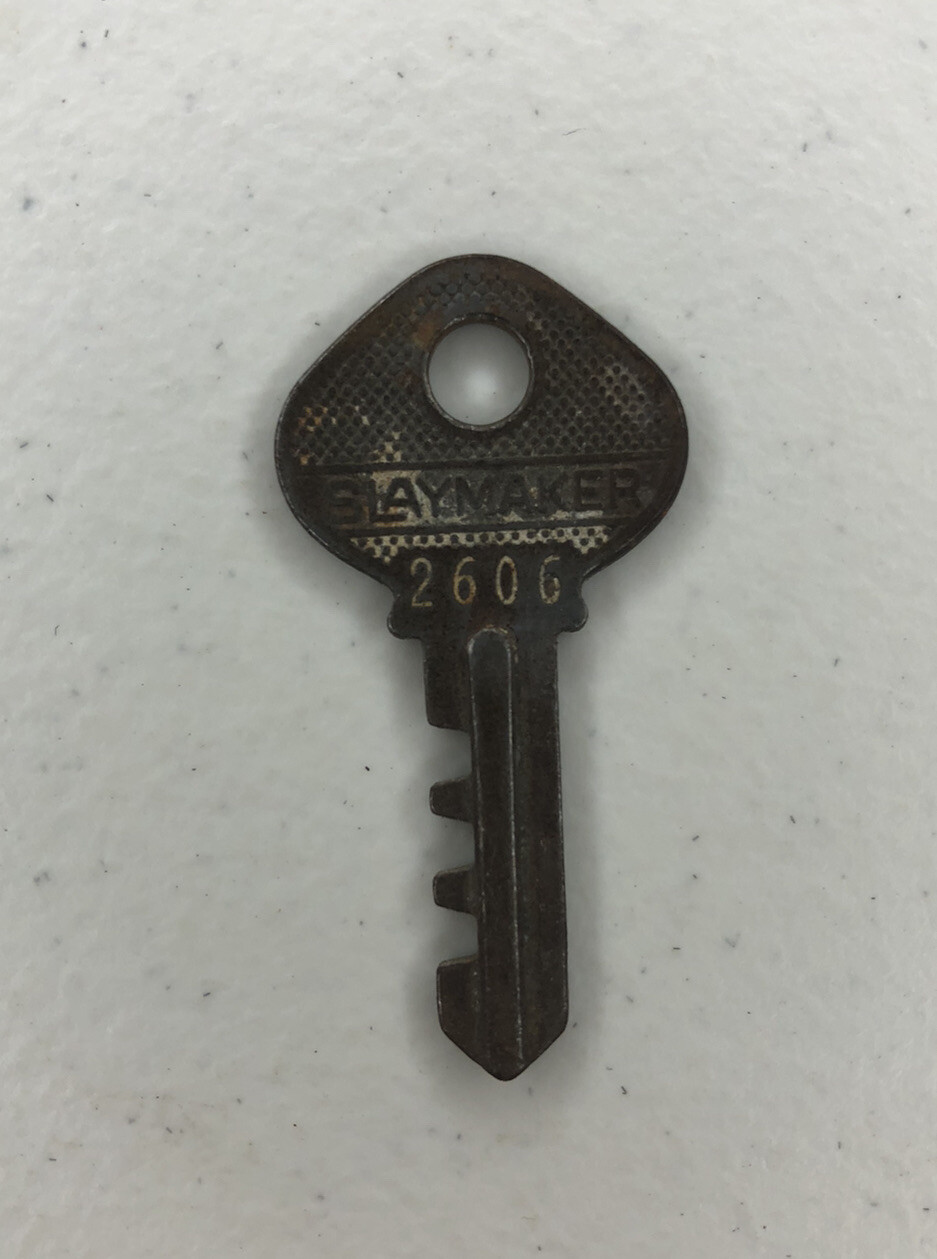 Lot of 6 Assorted Keys: Slaymaker, Fortress, Whale, John Deere, The Club – Used