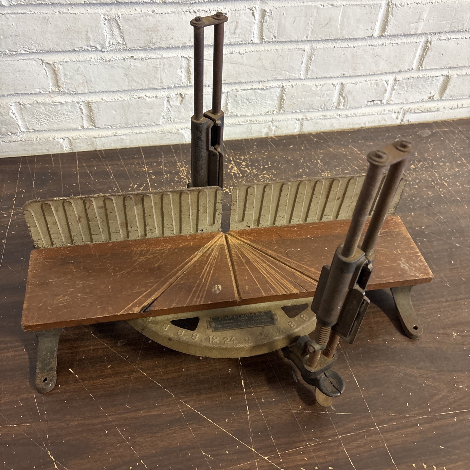 Early antique Stanley No 50-1/2 Mitre Saw Box Heavy Duty