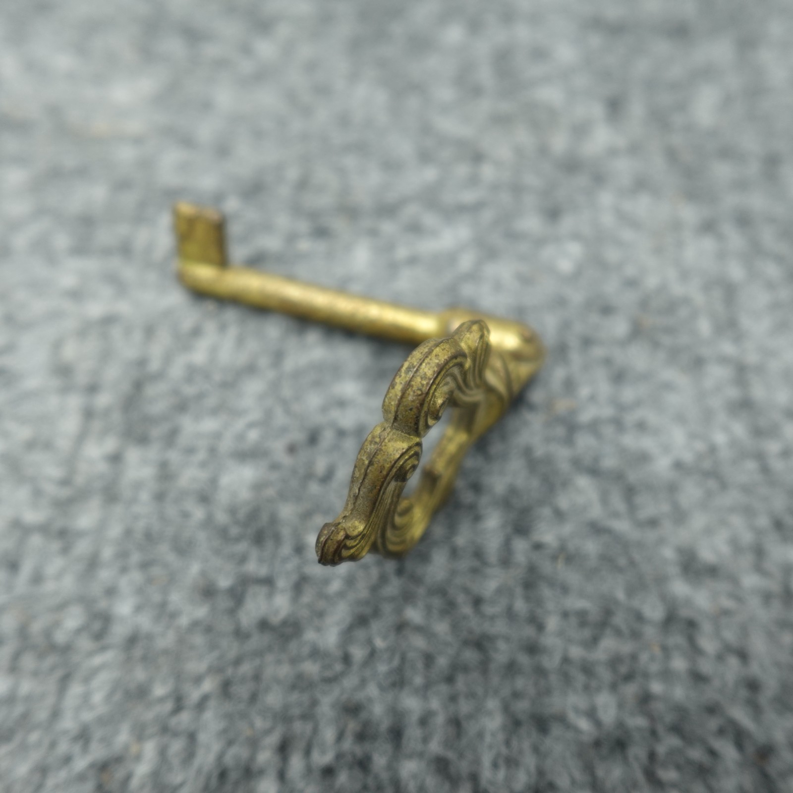 French Brass Skeleton Keys Crown Baroque Bow Decorative Souvenir Lot Of Three