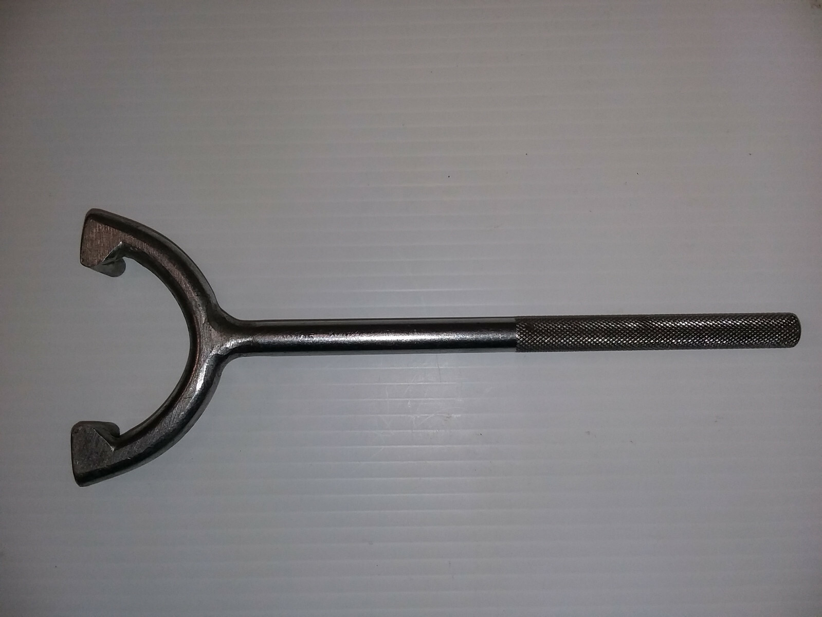 VINTAGE HONDA TOOL KOWA SPROCKET / CLUTCH HOLDER , HOLDING PINS ARE 60 MM APART