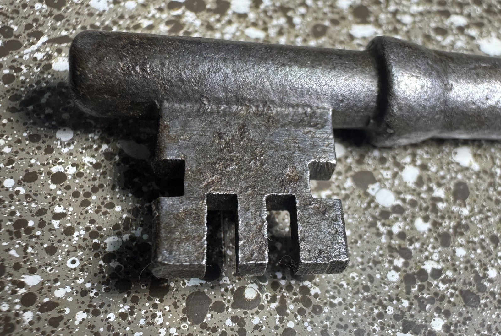 🌿 🗝️ Vintage Lockwood Solid Steel Skeleton Key UNIQUE Antique #P20