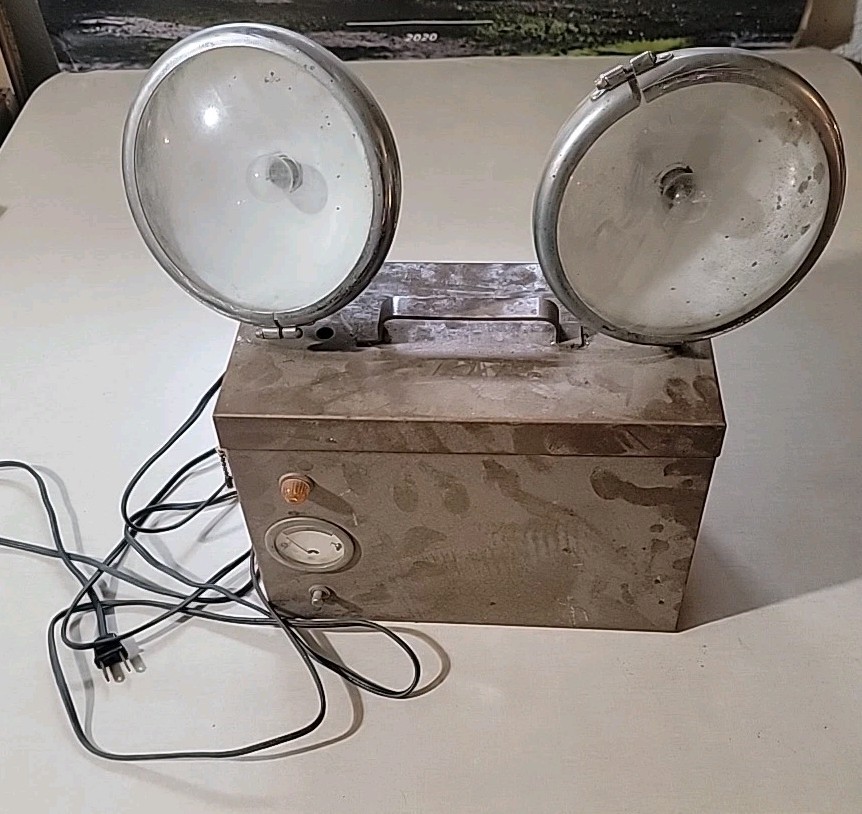 2 RARE VTG Portable Dual Spotlight Double Searchlight Control Box w. Voltmeter