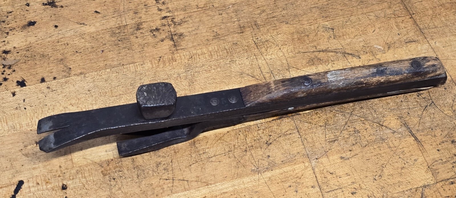 ANTIQUE Bridgeport Hardware Mfg. Corp. Shipping Crate Tool Nail Puller Pat. 1908