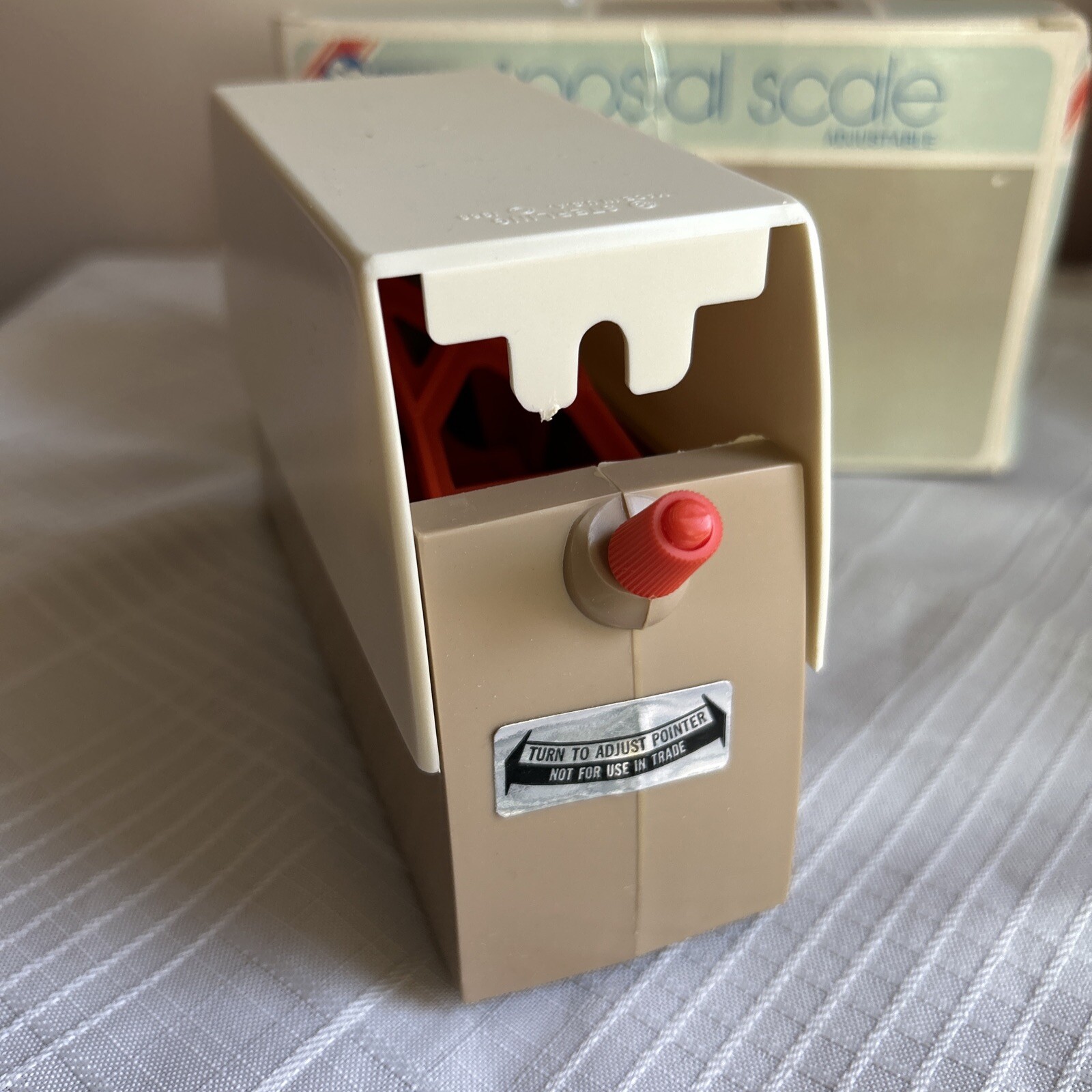 Sterling Plastics Borden Vintage Adjustable Postage Scale 1975 Made In USA w Box