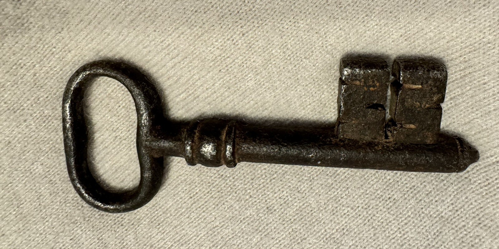 ANTIQUE VINTAGE OLD MISSION KEY LOOKING BRASS COPPER
