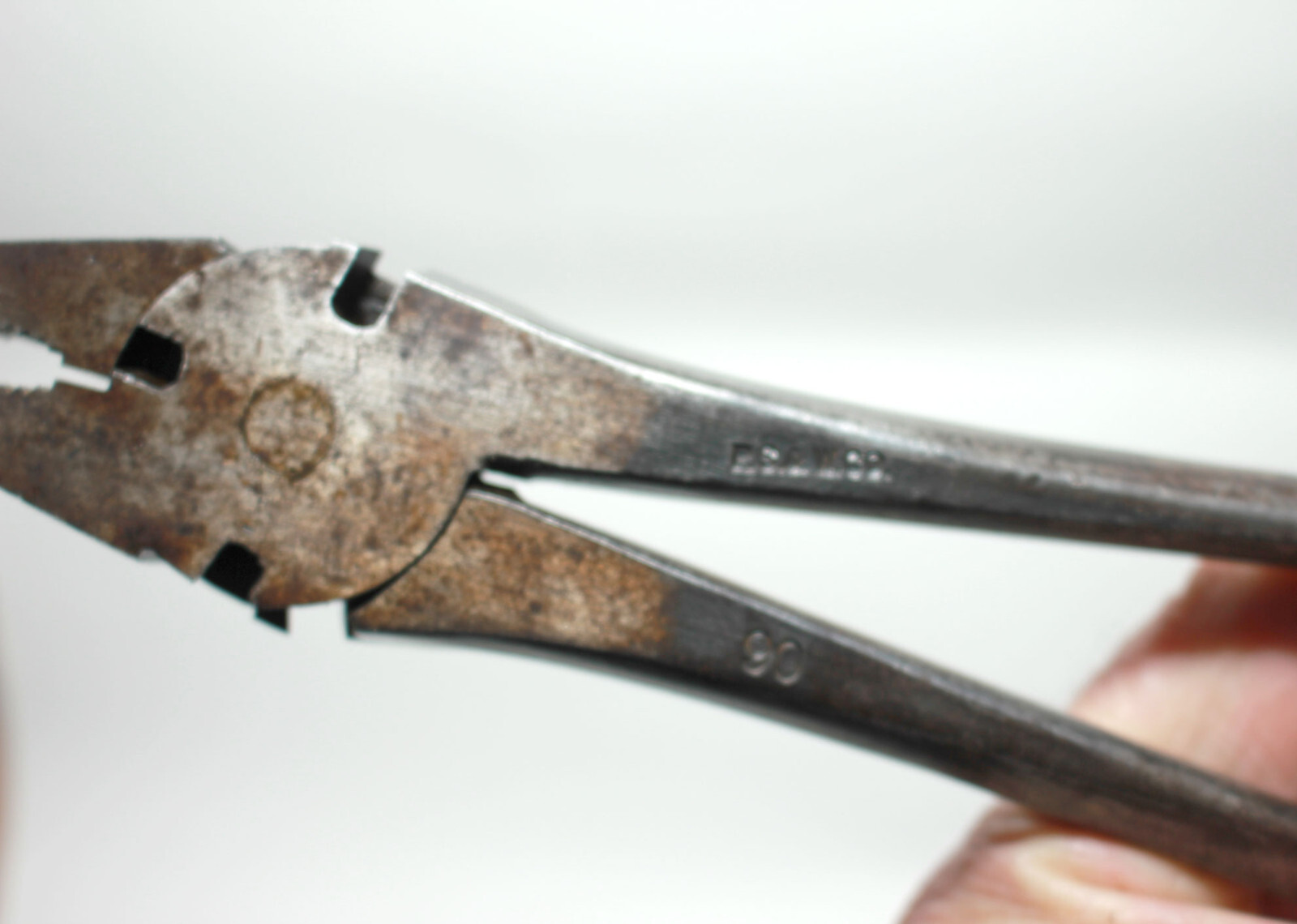 P. S. & W. (PEXTO) No. 90 Button Lineman PLIERS w/ Wire Cutters 10.25″ Made USA