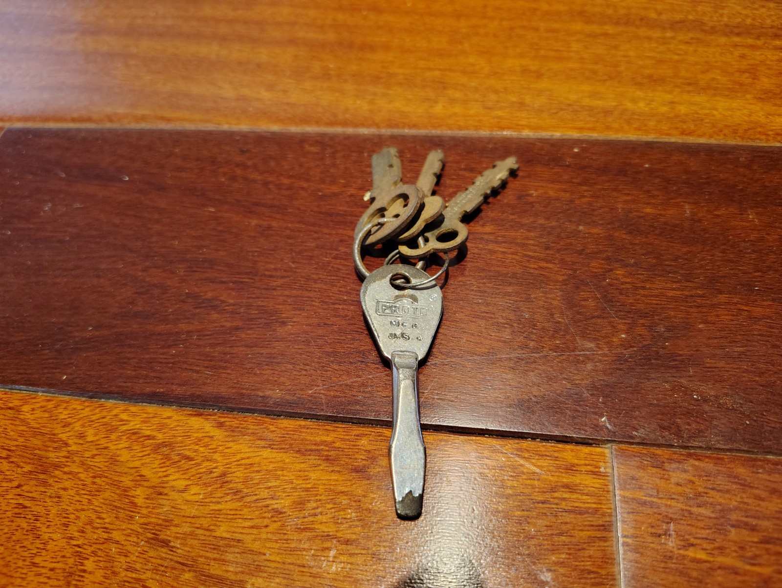 VINTAGE PROTO FLATHEAD KEY CHAIN SCREWDRIVER & 4 other Old Keys