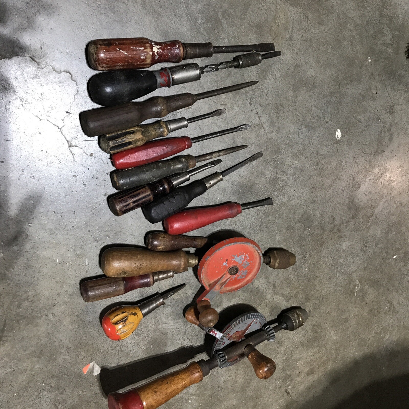 Mixed Lot of Vintage Screwdrivers Tools Set Woodworking Collection Antique