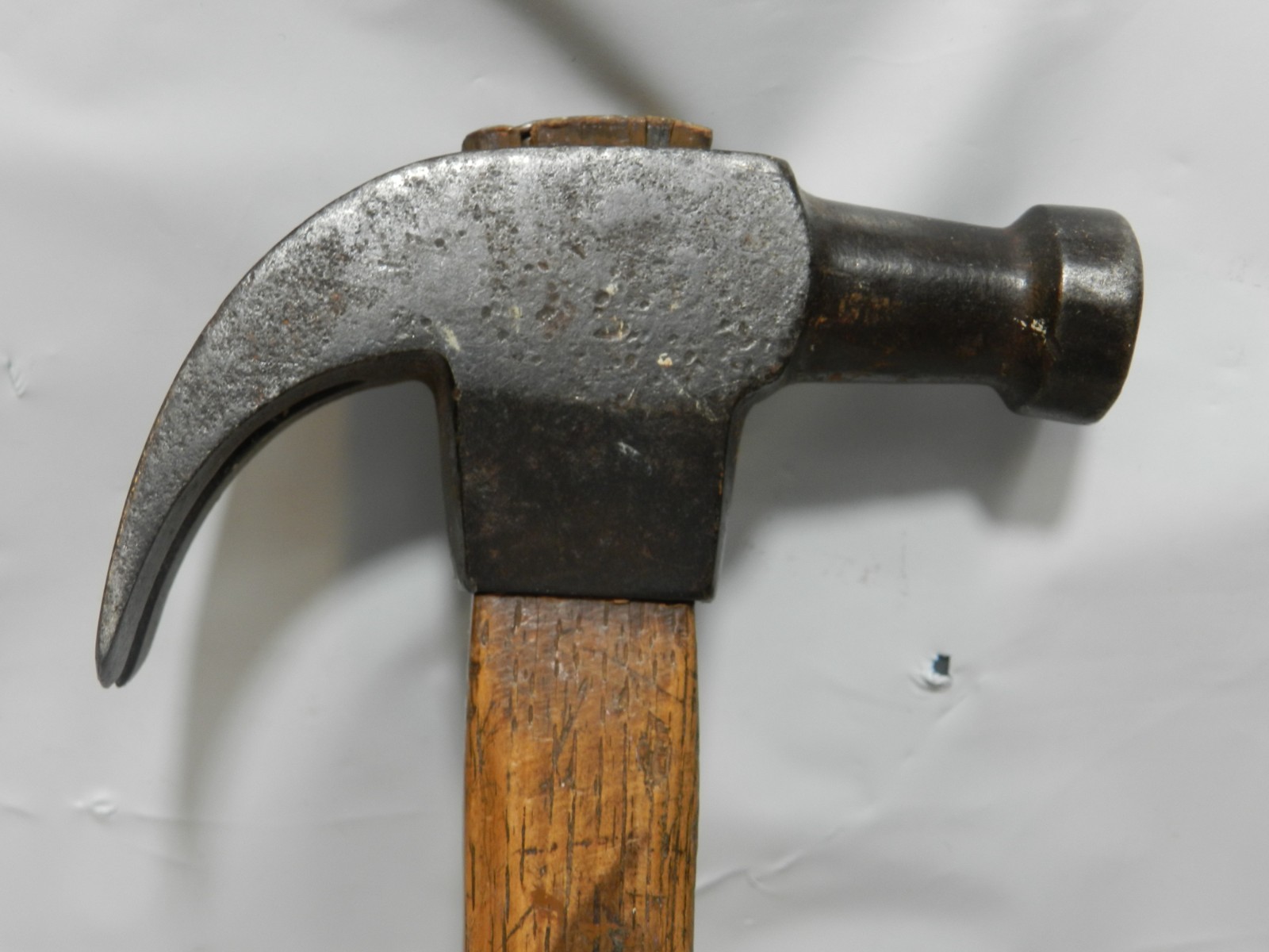 Vintage Blue Grass Belknap 13 oz. Claw Hammer Round Head Wood Handle H10S