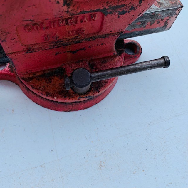 Vintage COLUMBIAN 04 M3 Swivel Base Bench Vise W/Pipe Jaws/Anvil USA Made