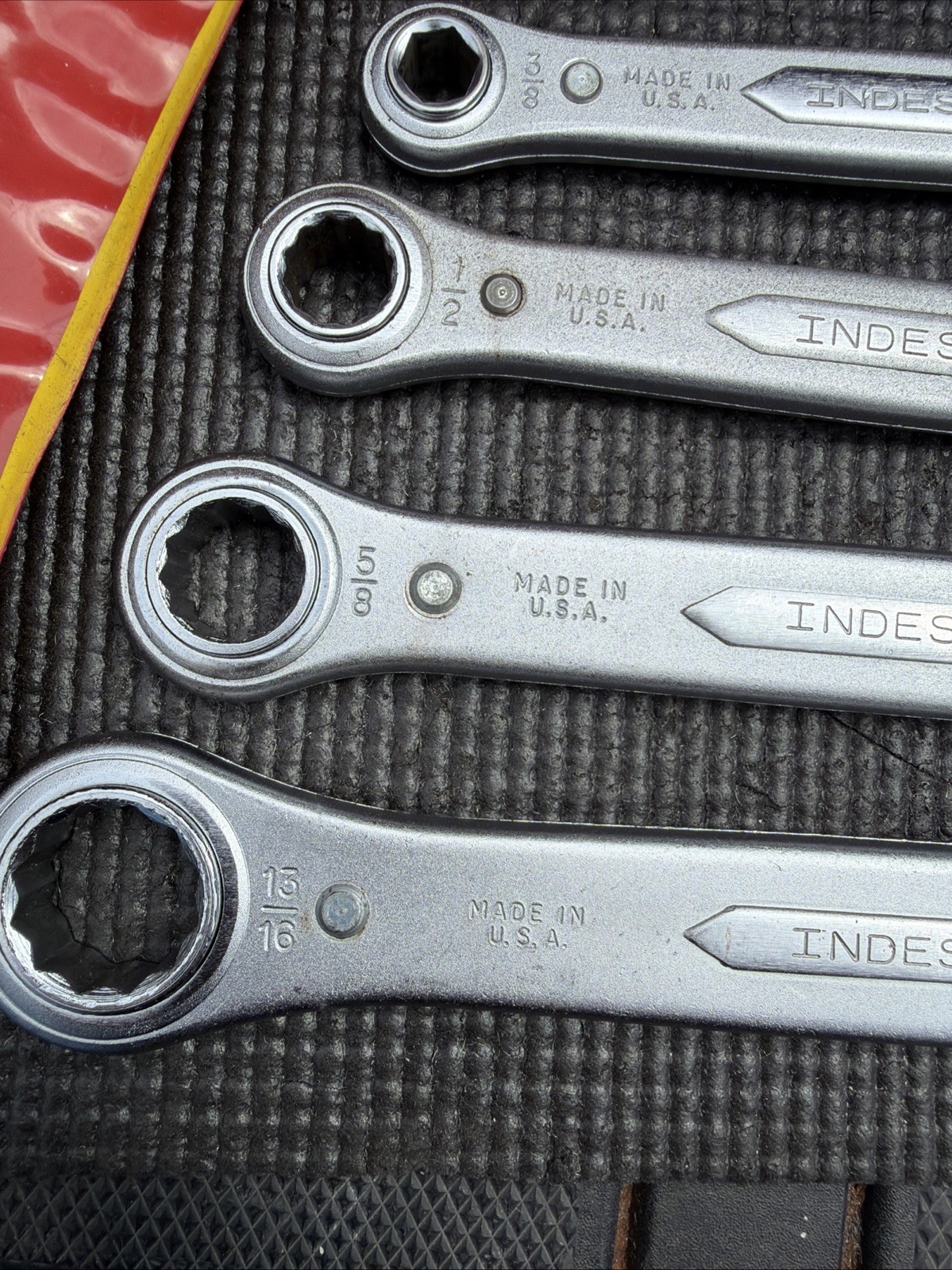 Rare Indestro Tools 5pc Ratcheting Box Wrench Set W Holder 0700-5 USA Nos SAE