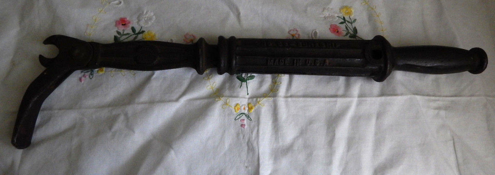 VINTAGE METAL NO-58 NAIL PULLER SUREGRIP BRIDGEPORT HARDWARE MFG CORP U.S.A.