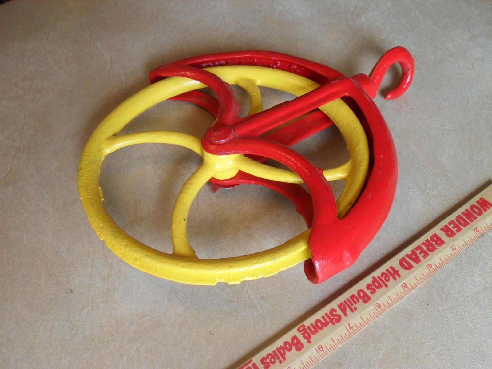 Antique Cast Iron Barn Farm Well Pulley – 8.75″ Wheel – Painted Red & Yellow
