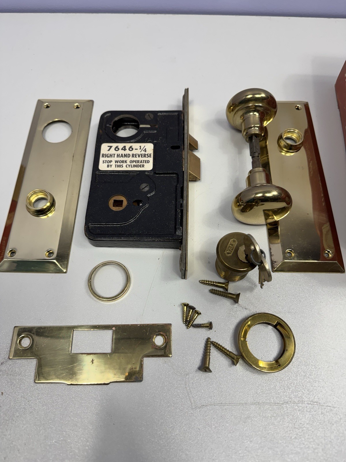 Yale 7646-1/4 Right Hand Reverse Lock Cylinder Mortise Vintage Door Knob Keys