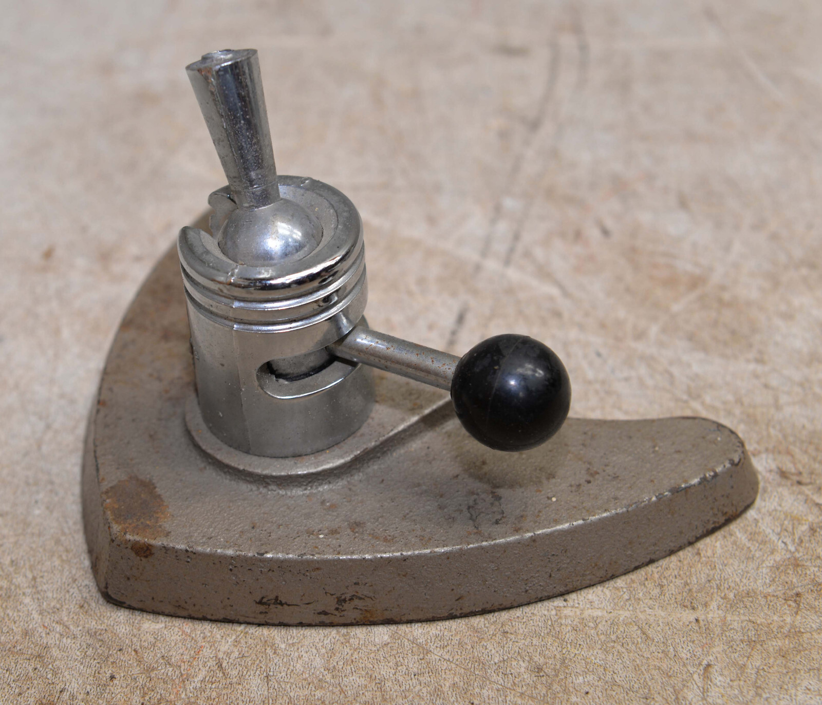 Line Master cast iron bench base swivel head for baby bullet vise collectible