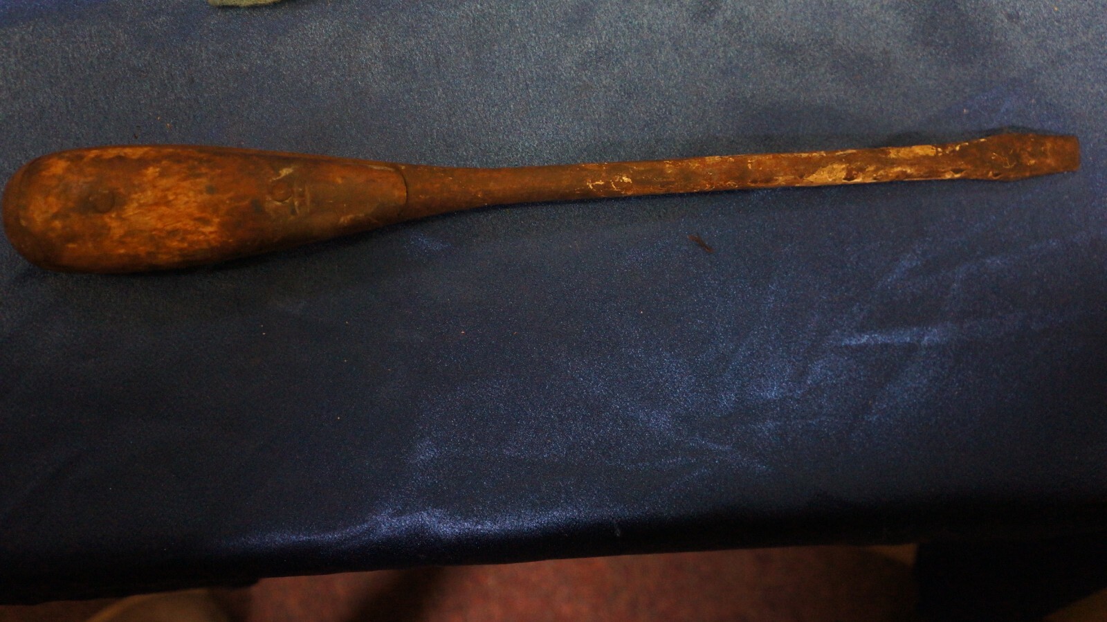 Vintage Irwin? Perfect Grip Split Wood Handles Screwdriver Round Shank UNMARKED