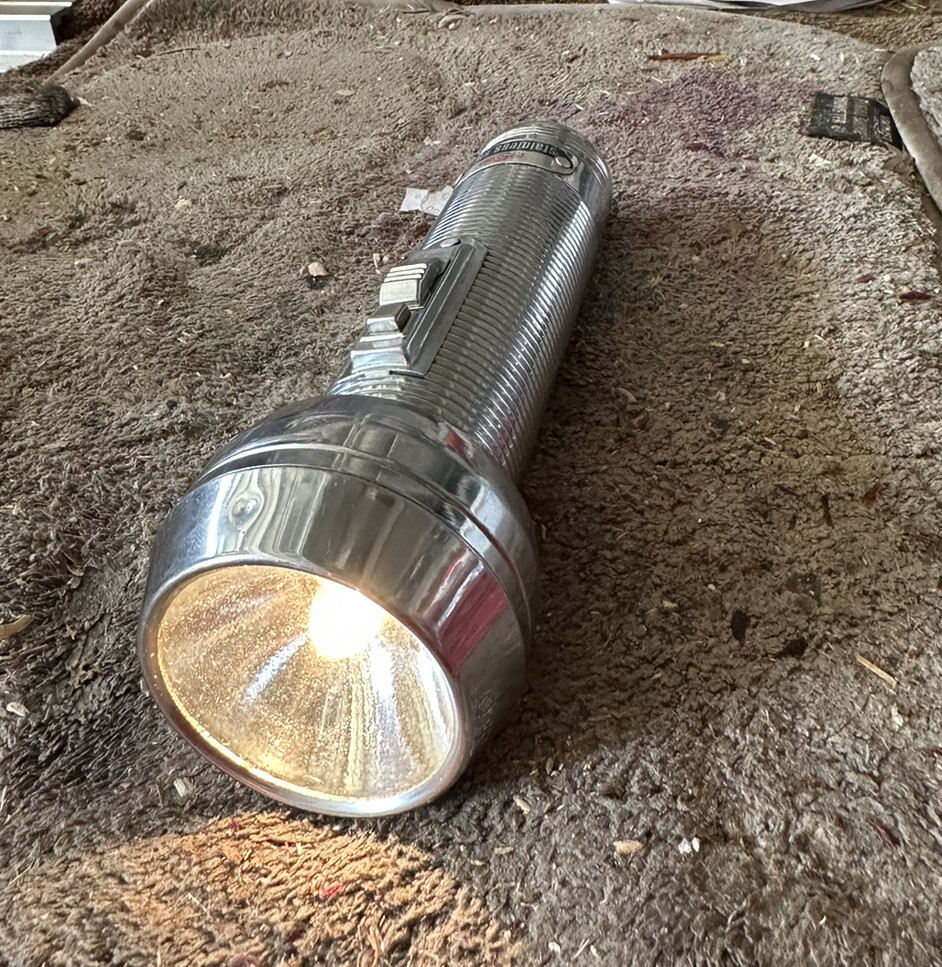 Ray-O-Vac Vintage 1960’s Era Stainless Steel Metal Flashlight Hong Kong. Works!