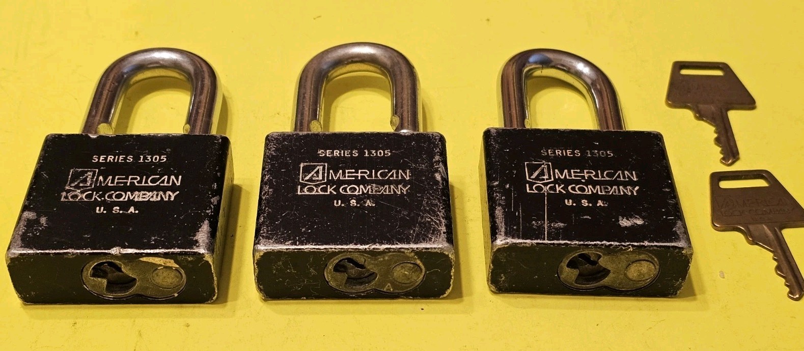 AMERICAN MASTER 1305 PADLOCK KEYED ALIKE SHED GATE HASP TRUCK CHAIN BIKE LOCK