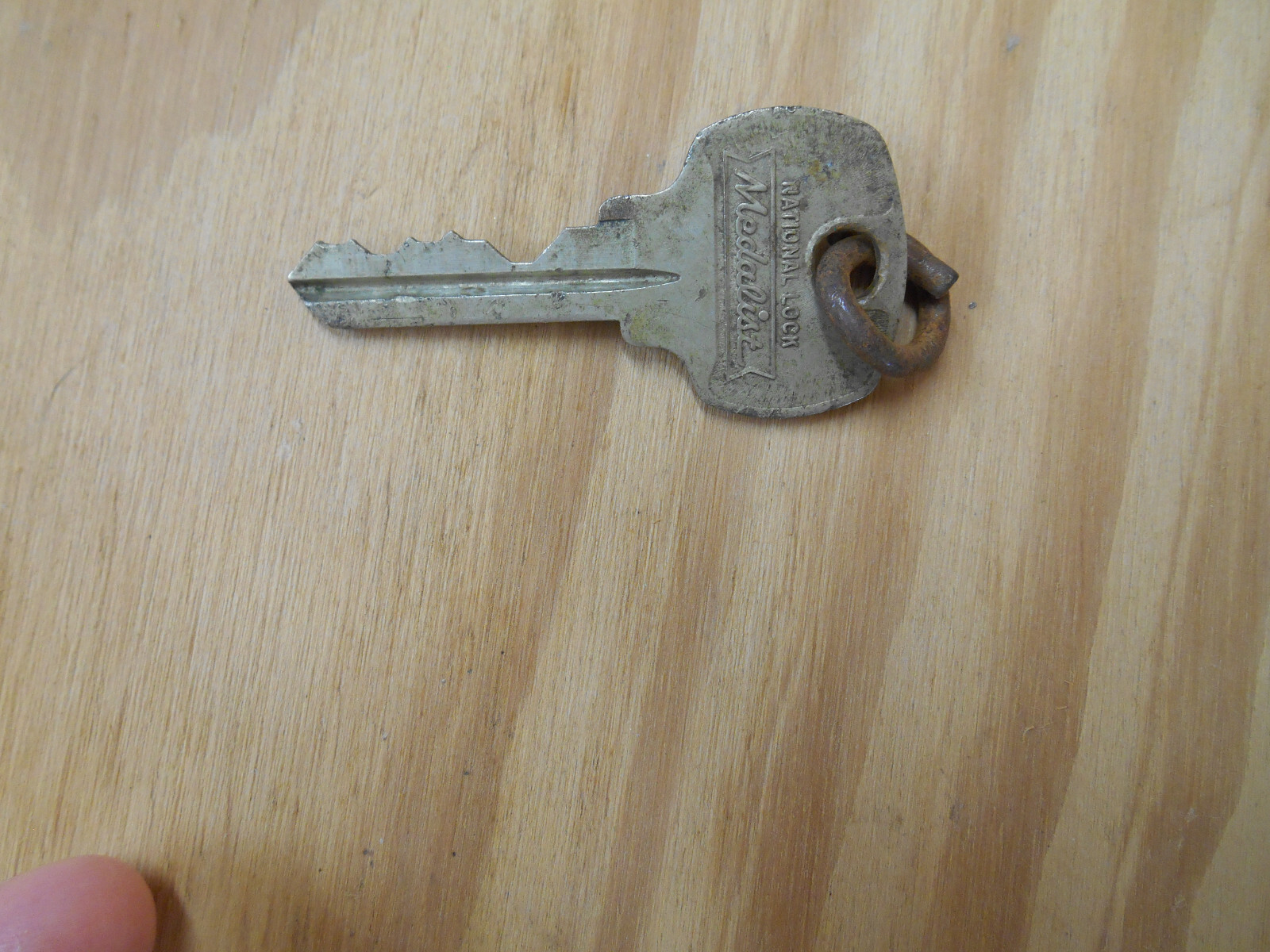 Vintage Old Brass National Lock Co USA Medalist Key No Number