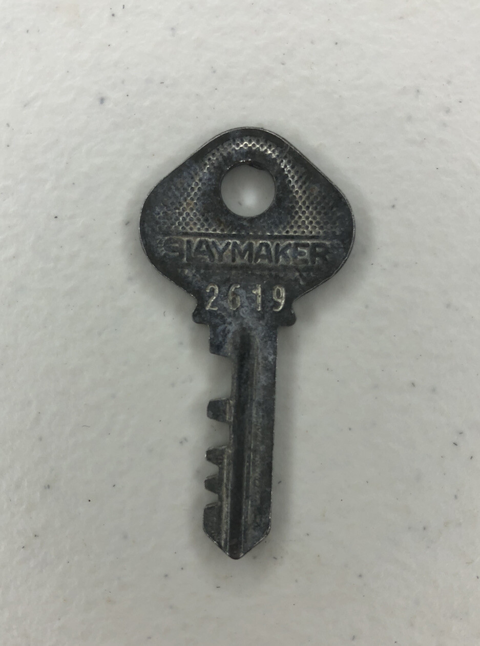 Lot of 6 Assorted Keys: Slaymaker, Fortress, Whale, John Deere, The Club – Used