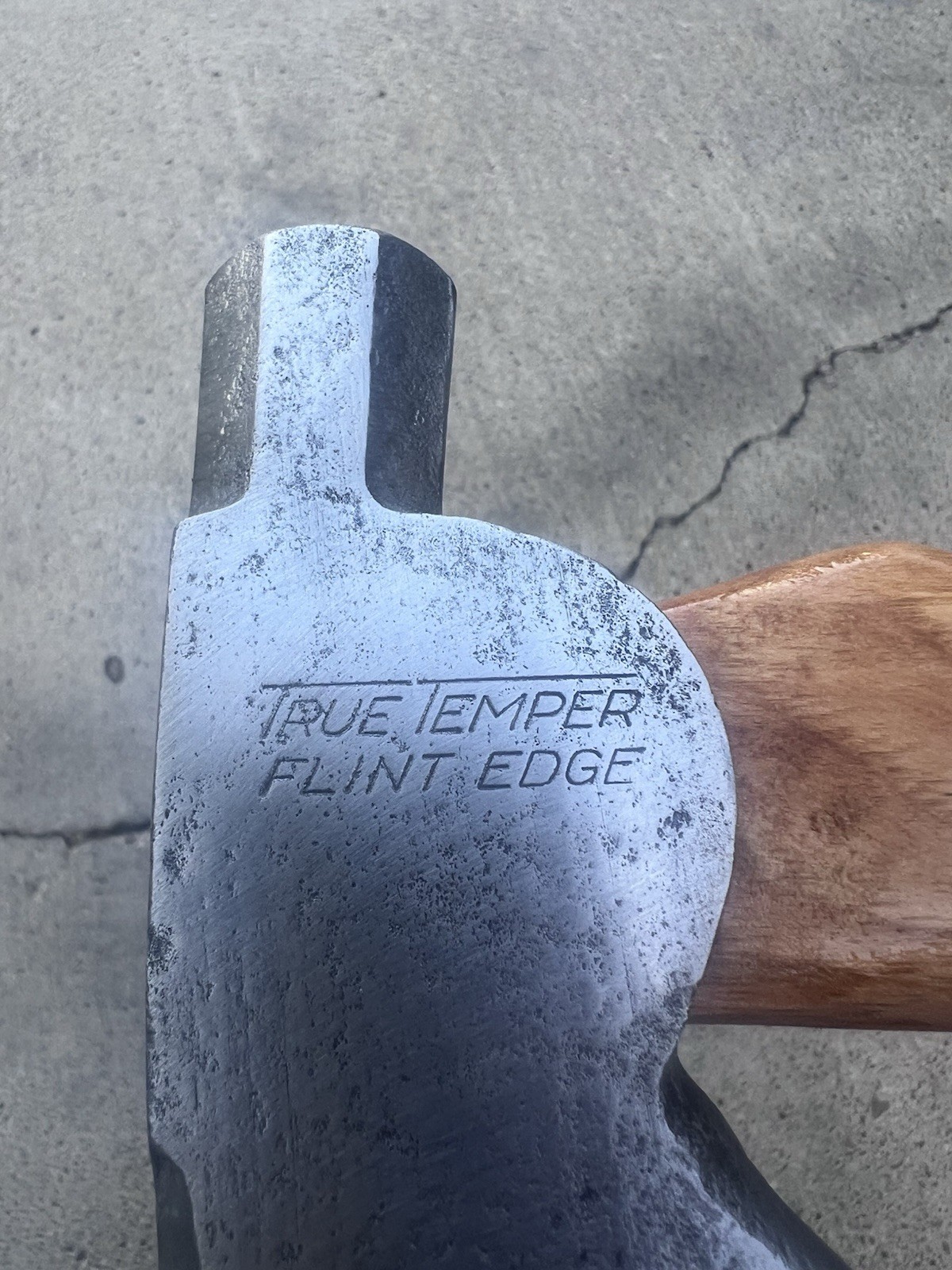 Bad-Axe Gentlemen’s Axe: True Temper Flint Edge Carpenter Axe w/ 12.5in Hickory
