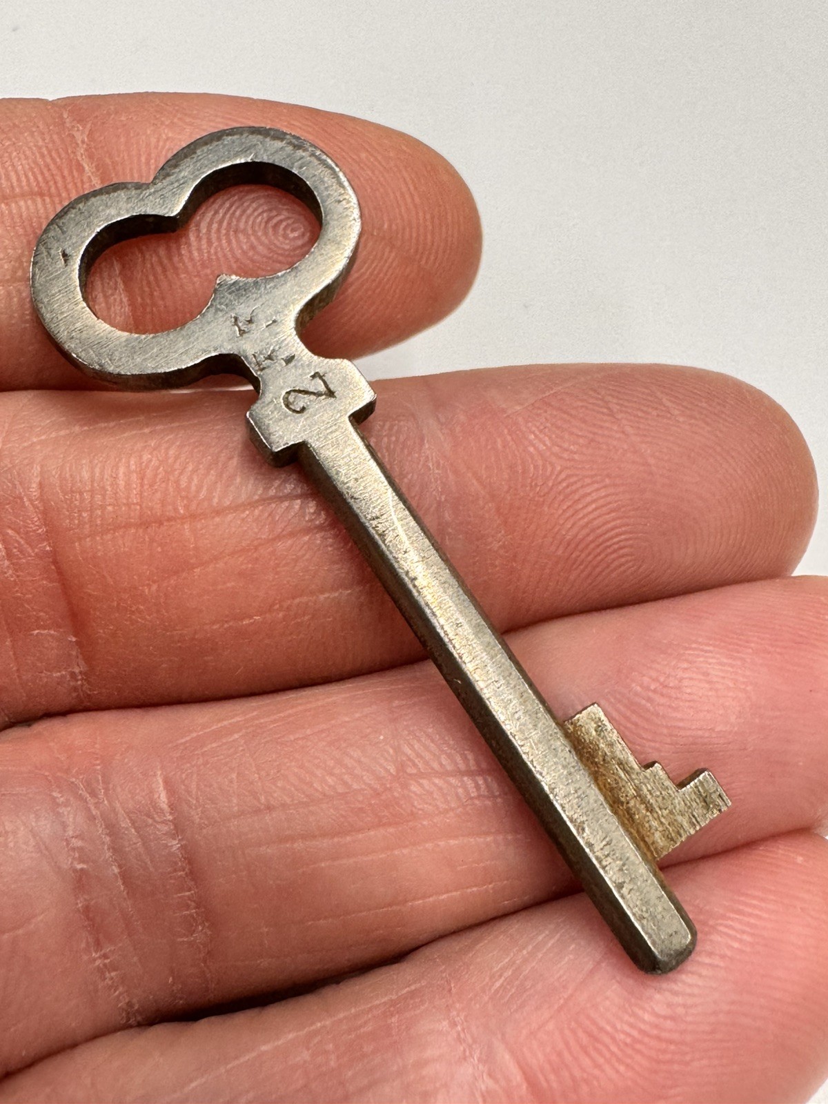 🌿 🗝️ Antique Unique Key Vintage Door Skeleton Key solid barrel