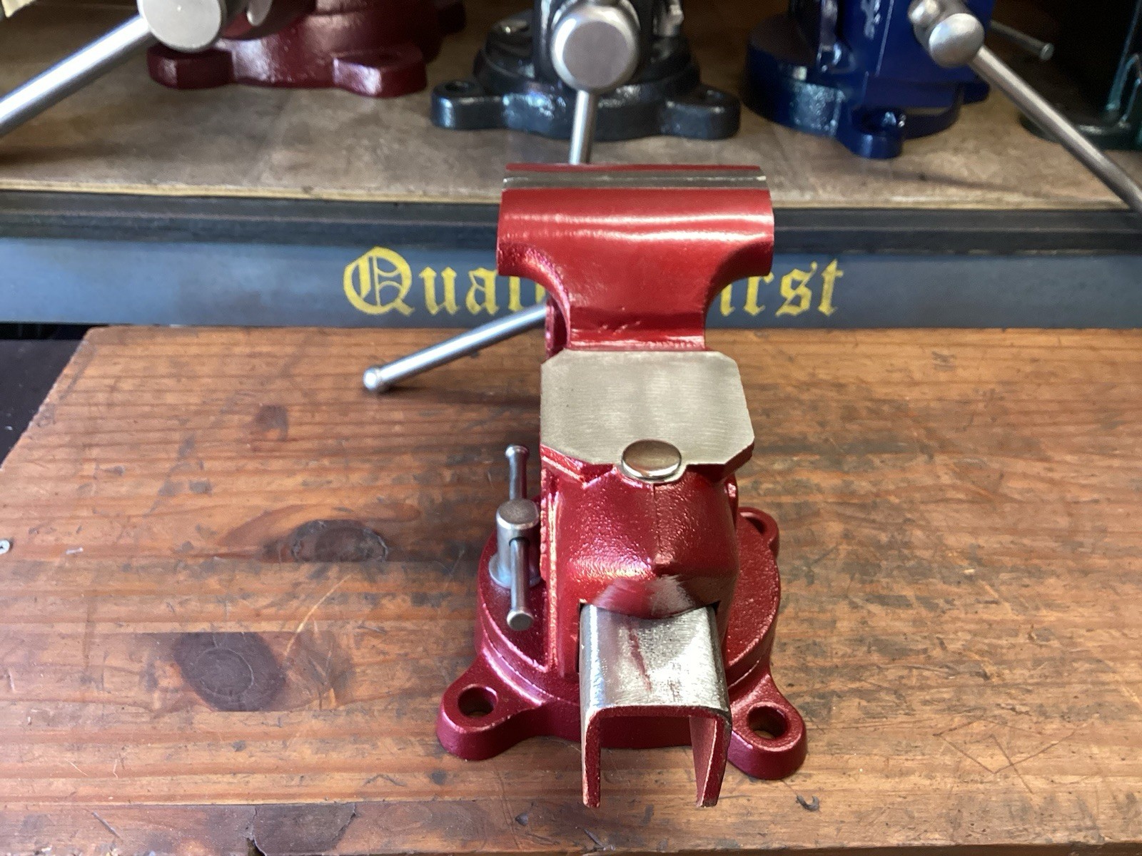 RESTORED VINTAGE COLUMBIAN D43 1/2 BENCH VISE 3 1/2 In JAWS 17 Lb USA