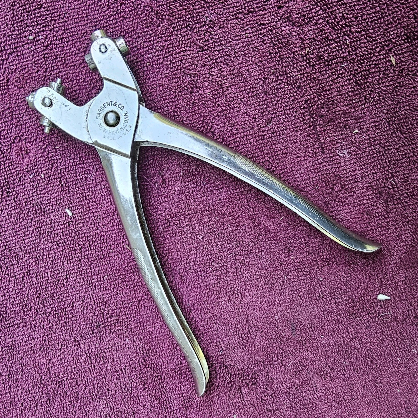 Sargent (Bernard Patent) No.240 “Paragon” Revolving Eyelet Setter, 8″