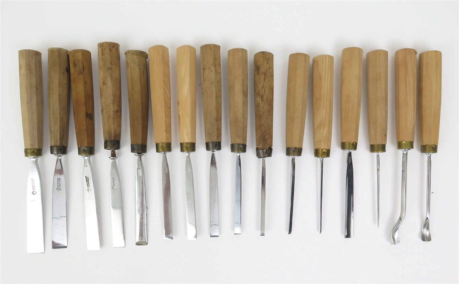Henry Taylor Acorn Sheffield Carving Set of 16 Chisels in Canvas Roll