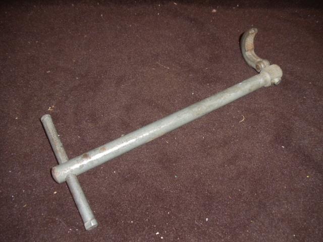 Vintage Ace Covers Co. Basin Tool Wrench w/ Reversible Swivel Jaw 10 3/4″ Handle