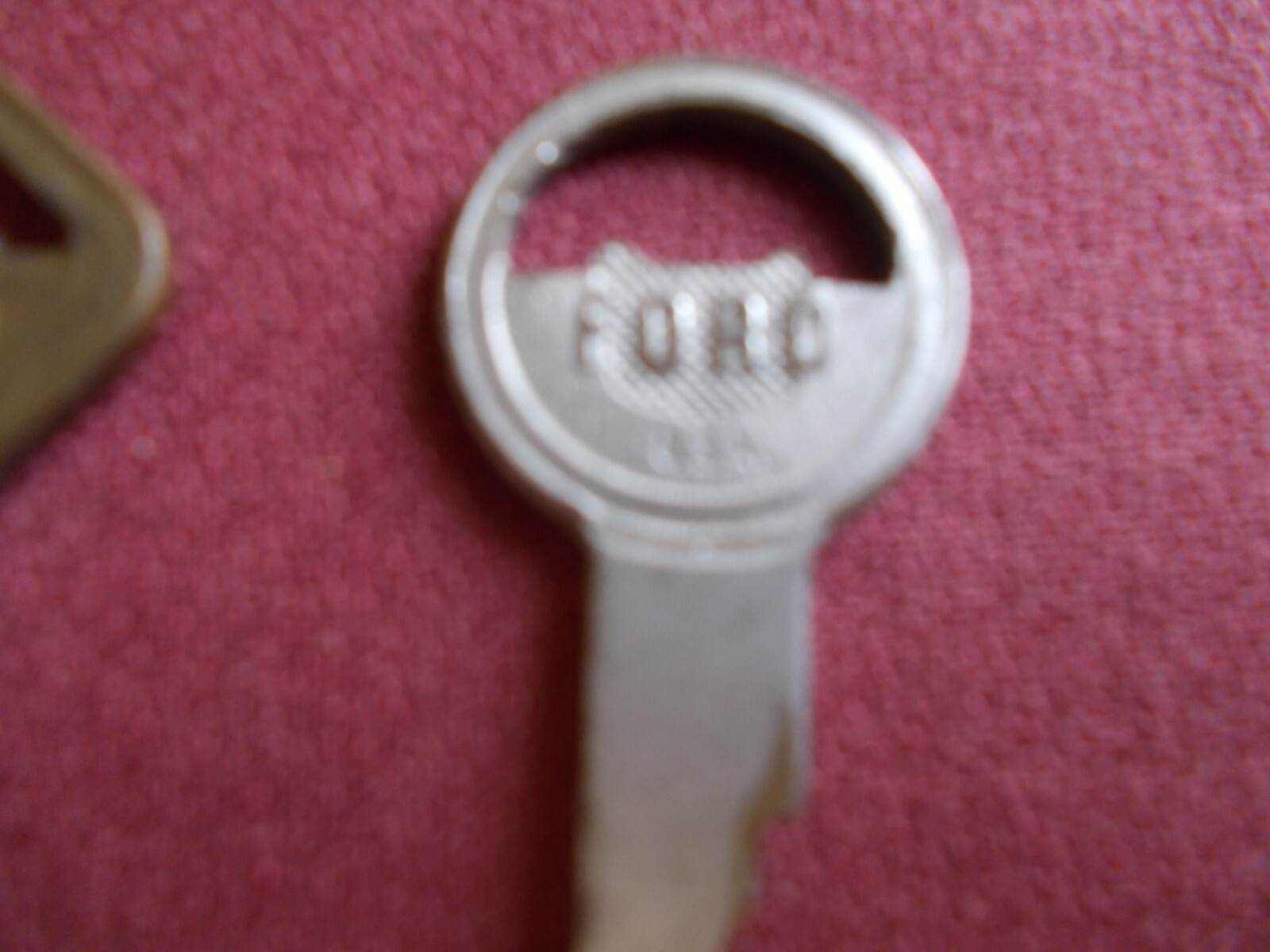 VTG 1940 ~ 1950 FORD KEYS LOT – 3 TRUCK CAR USED ~~ BENT ~~ RAT HOT ROD