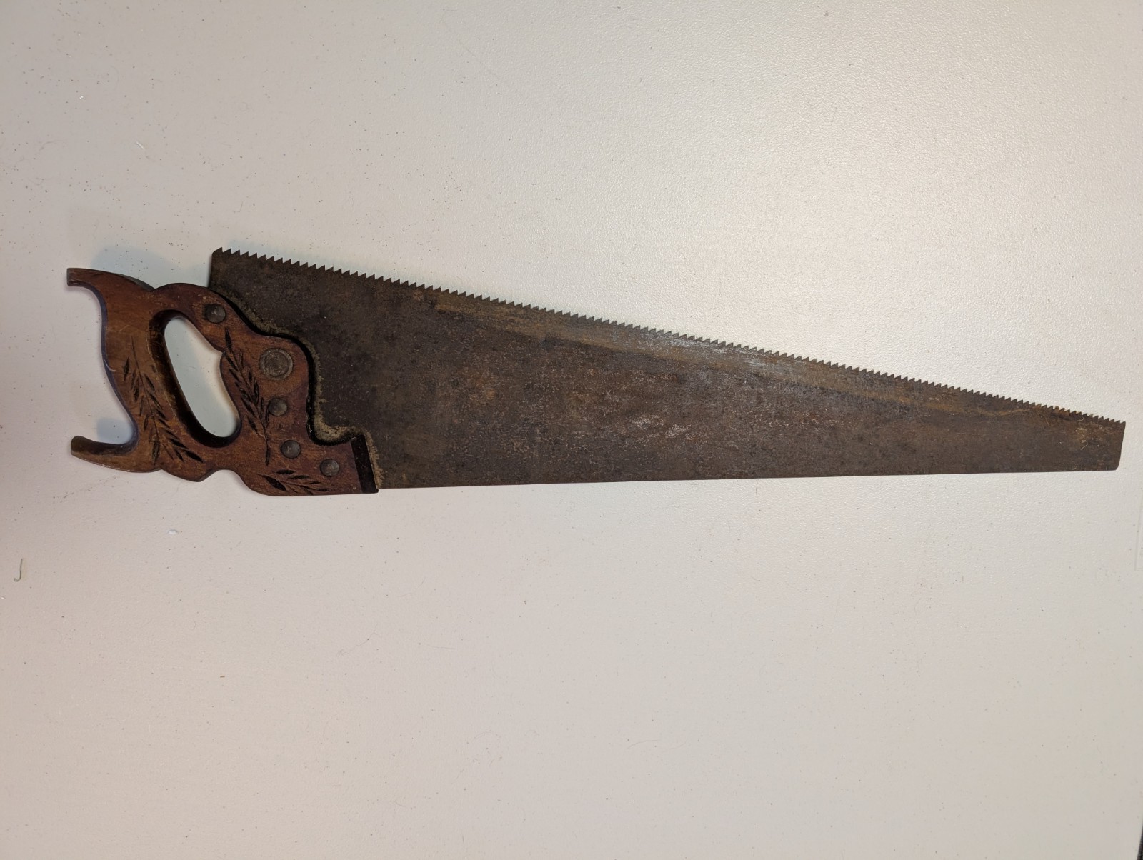 Rare Antique 26 inch Disston Hand Saw- ‘DISSTON U.S.A.’ Medallion – vintage